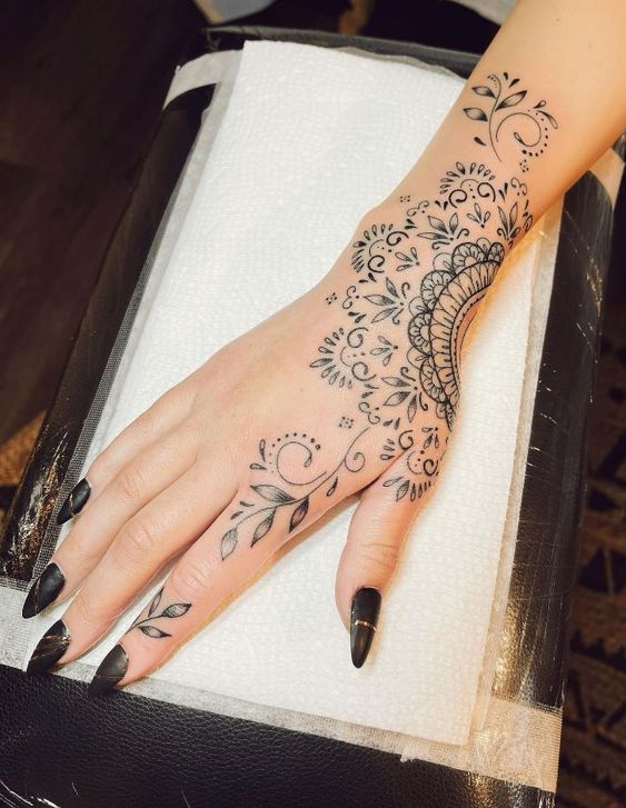 New Finger Tattoos: 12 Sexy Ornamental Finger Tattoos For Women With ...