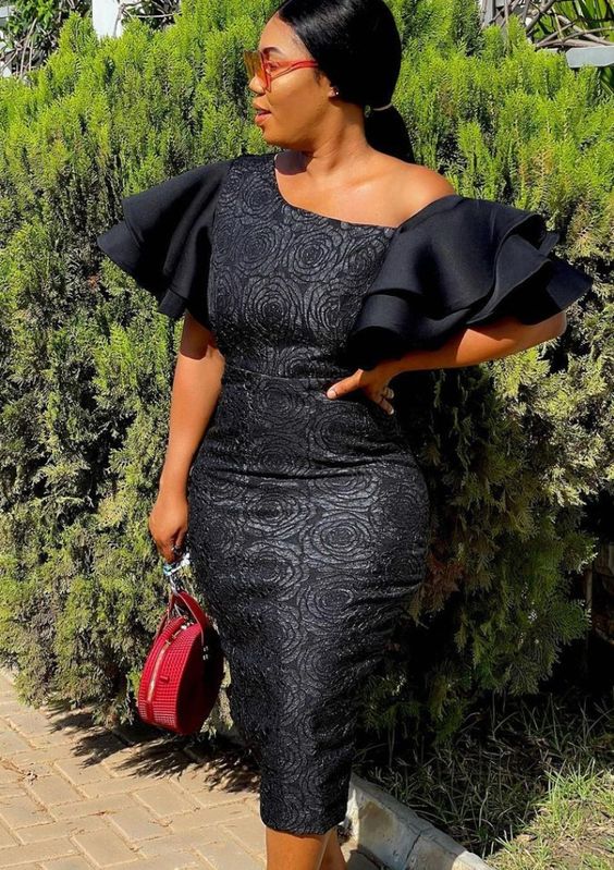 Black Lace Gown Styles For Ladies. - Gist94