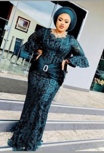 Matured Lace Gown Styles - Gist94